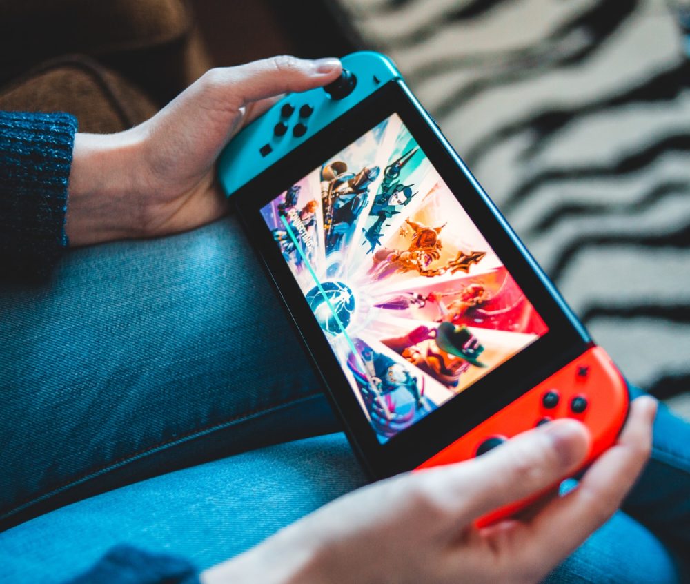 erik-mclean-JHKrEcjXSi8-unsplash